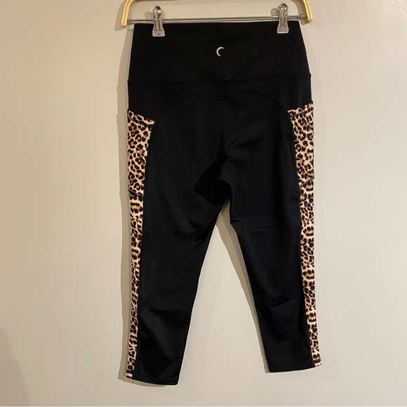 Zyia Active cropped leggings leopard pocket brilliant Hi Rise 8/10 - Picture 7 of 8